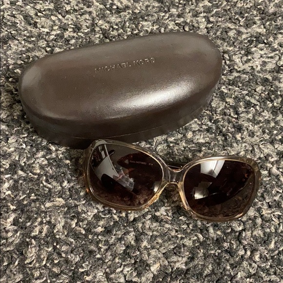 Michael Kors Sunglass - Picture 2 of 2